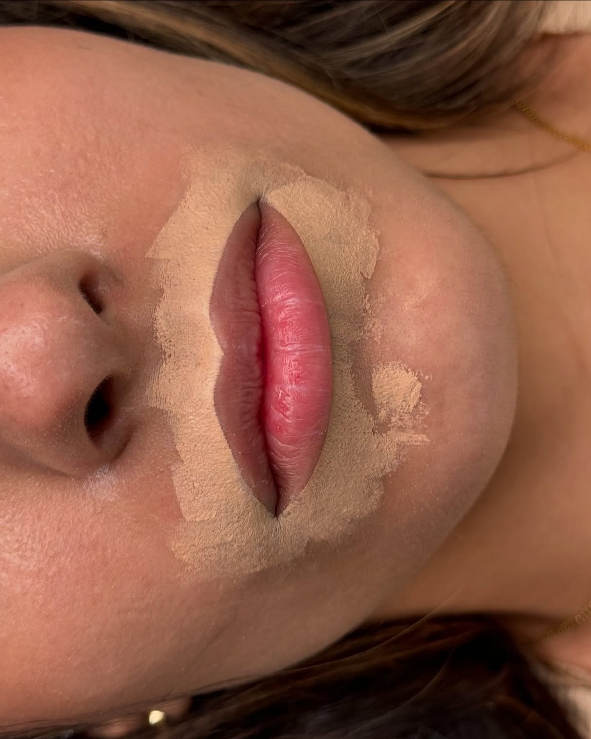 how do i become a makeup artist